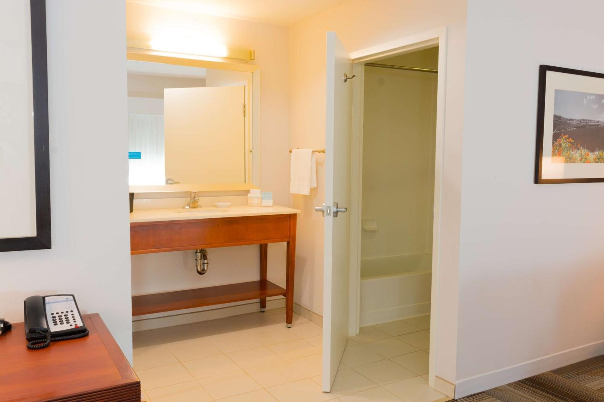Hampton Inn & Suites Riverside/Corona East Exteriör bild