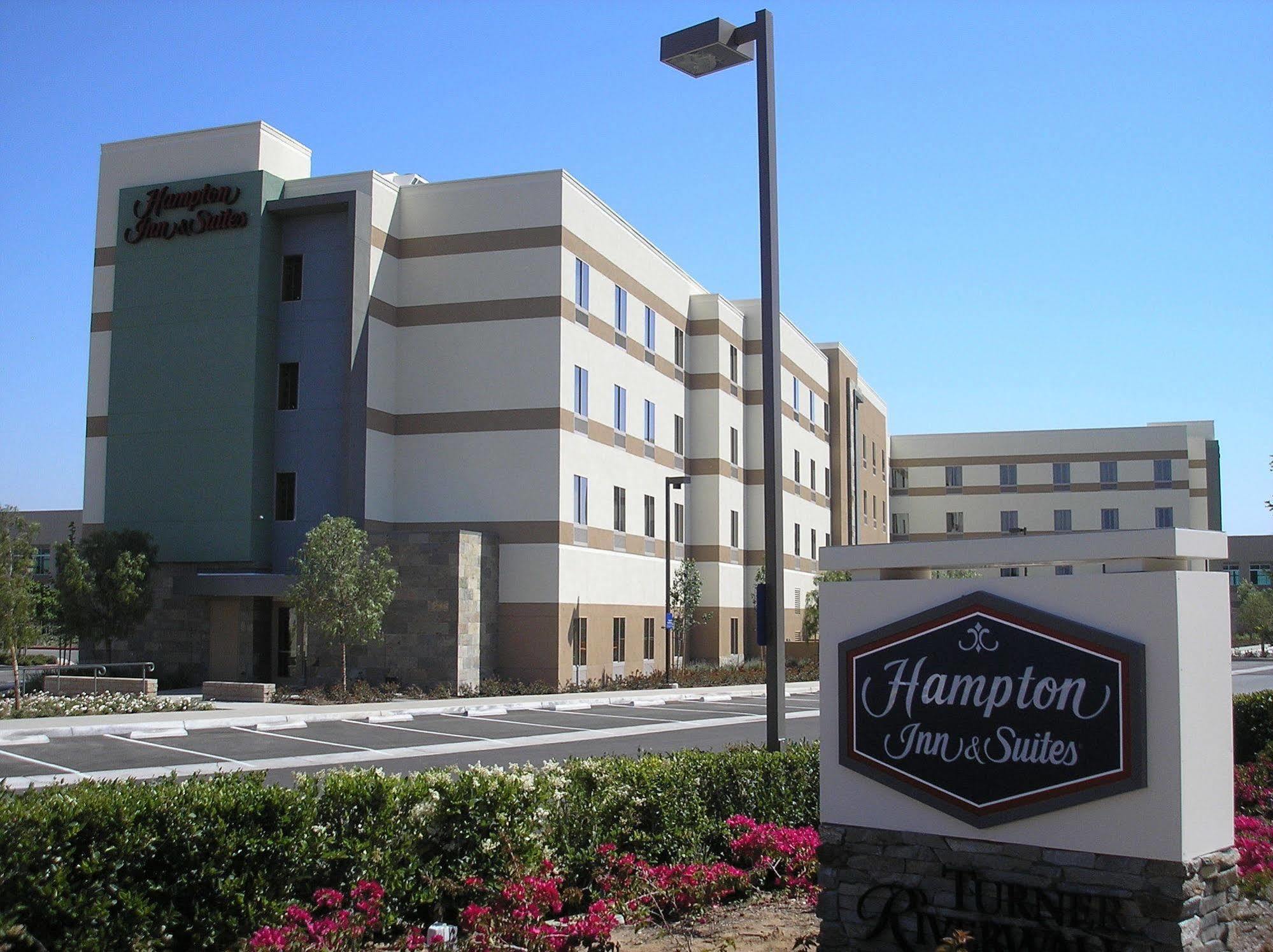 Hampton Inn & Suites Riverside/Corona East Exteriör bild
